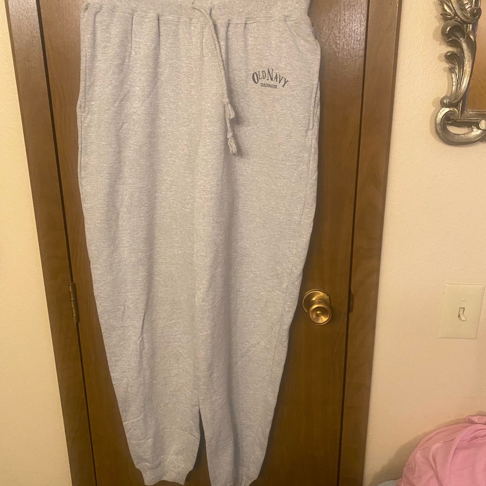 Old Navy Heather Gray sweats L